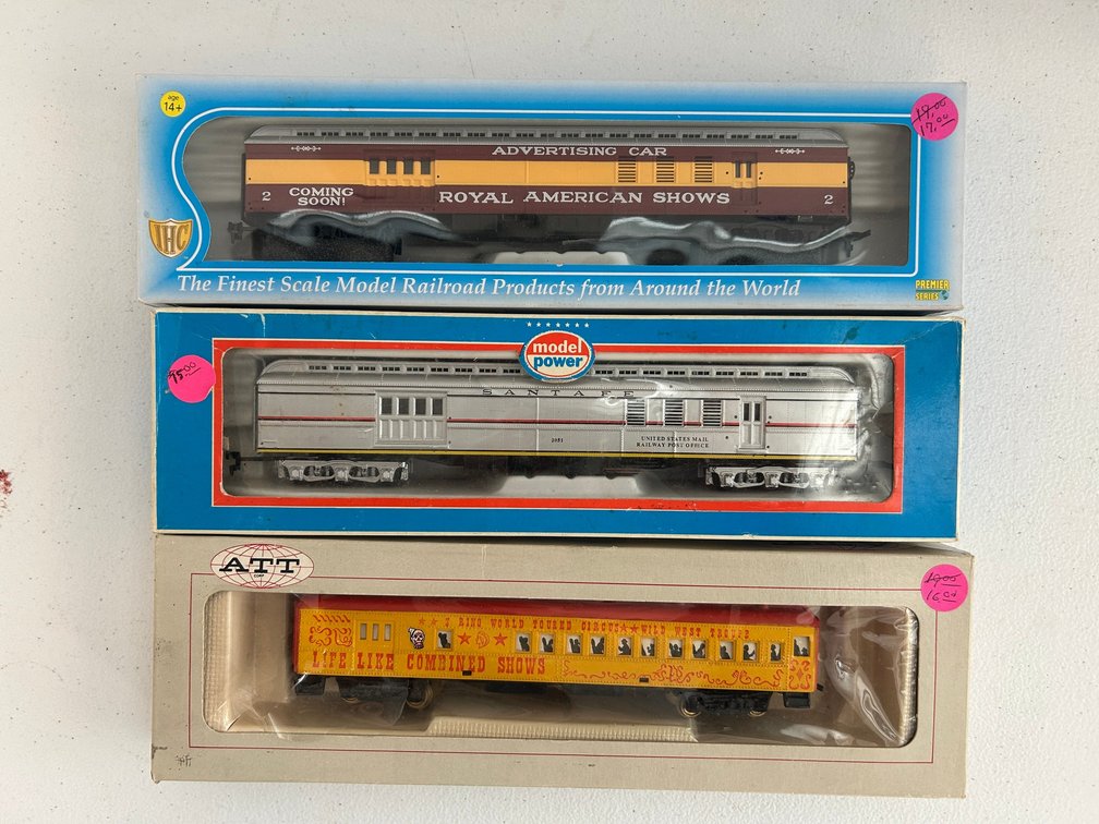 Selection of HO Scale rolling stock