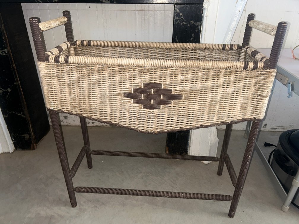 Wicker Plant Stand