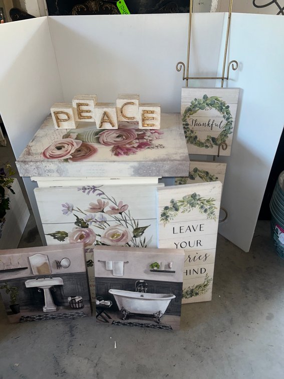 Plant Stand, Computer Generated Pictures on Canvas, Plate Rack