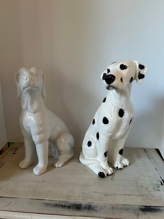 2-Dog Statues