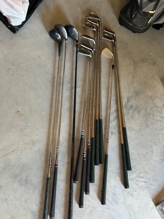 Set of Pro Tour golf Clubs