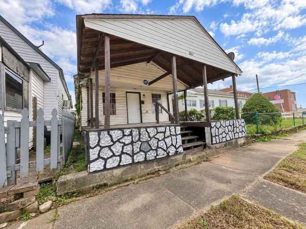 Image for 2-Bedroom Home in Huntington
