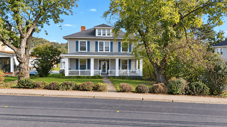 Image for Classic 3 Bedroom with a Detached Carriage House in Clarksburg