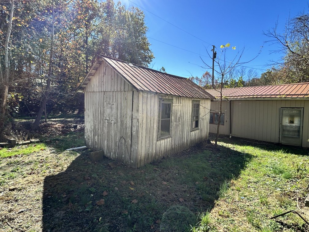 Image for 4 Bedroom on 1.75 Acres with Minerals Selling to the Highest Bidder