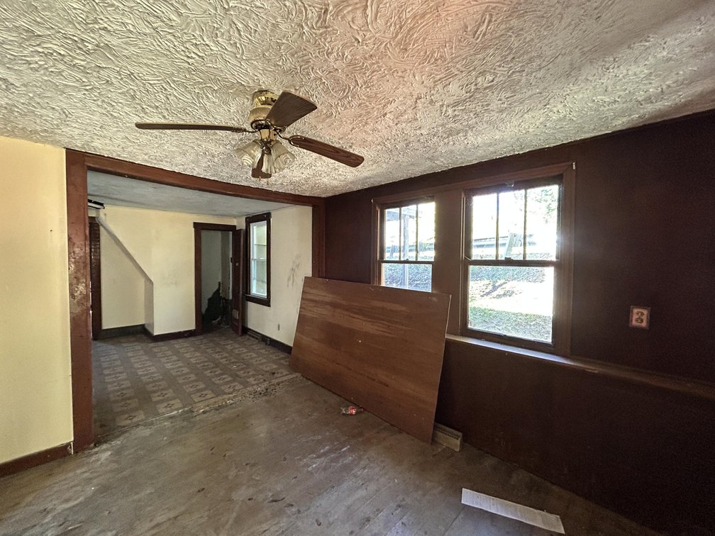 Image for 4 Bedroom on 1.75 Acres with Minerals Selling to the Highest Bidder