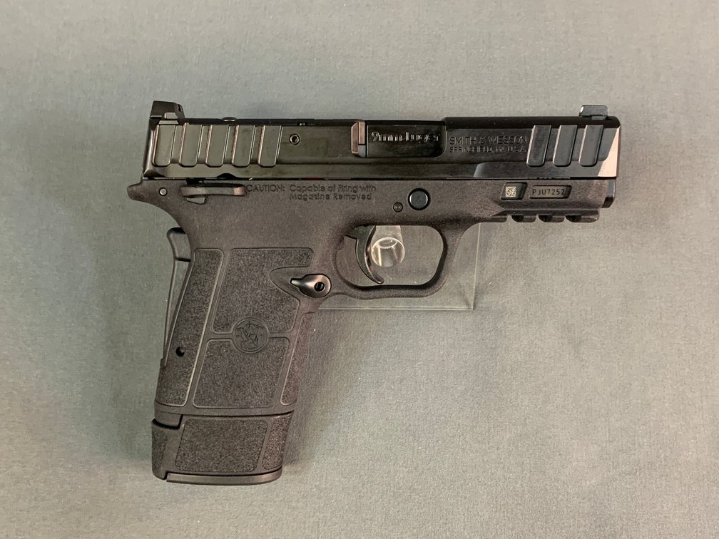 [198]  Smith & Wesson Equalizer 9mm Luger | SN:PJU7252