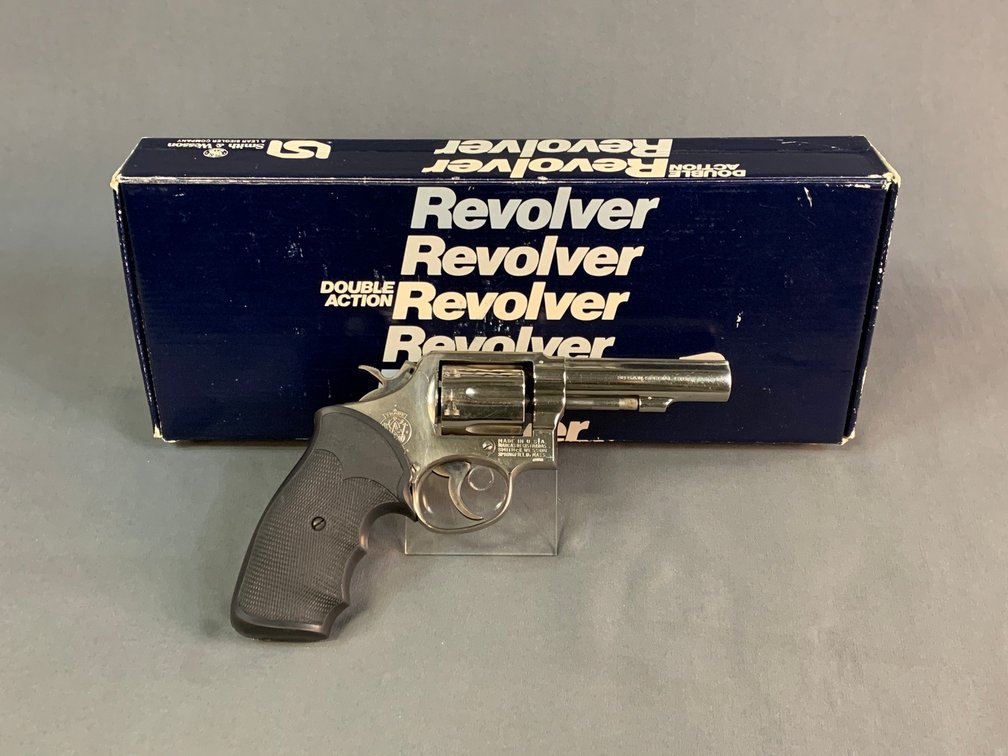 [186]  Smith & Wesson 10-6 .38 Spl | SN:D351039
