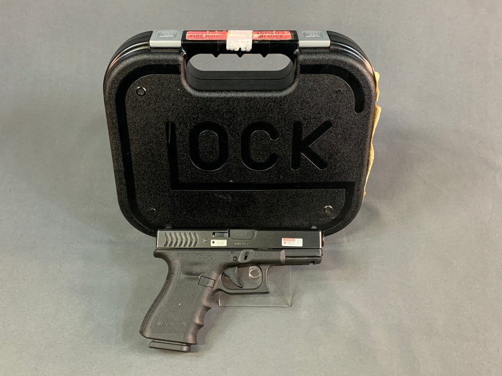 [78]  Glock 23 .40 S&W | SN:NWK032