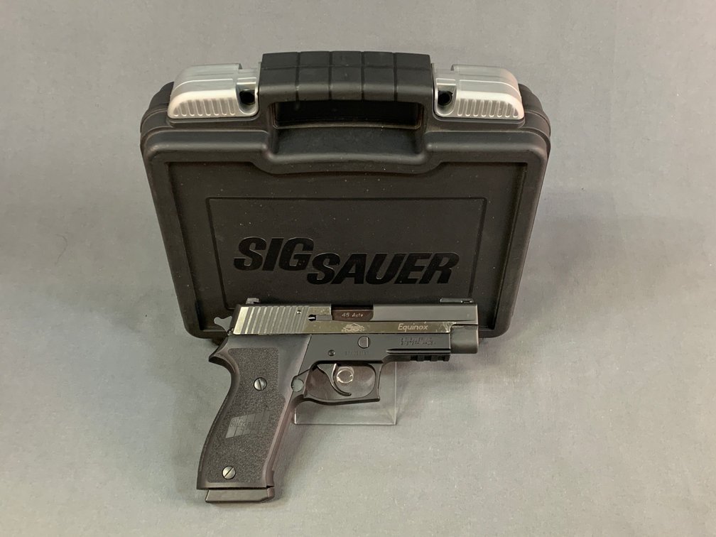 [171]  Sig Sauer P220 Equinox .45 ACP | SN:37A039787
