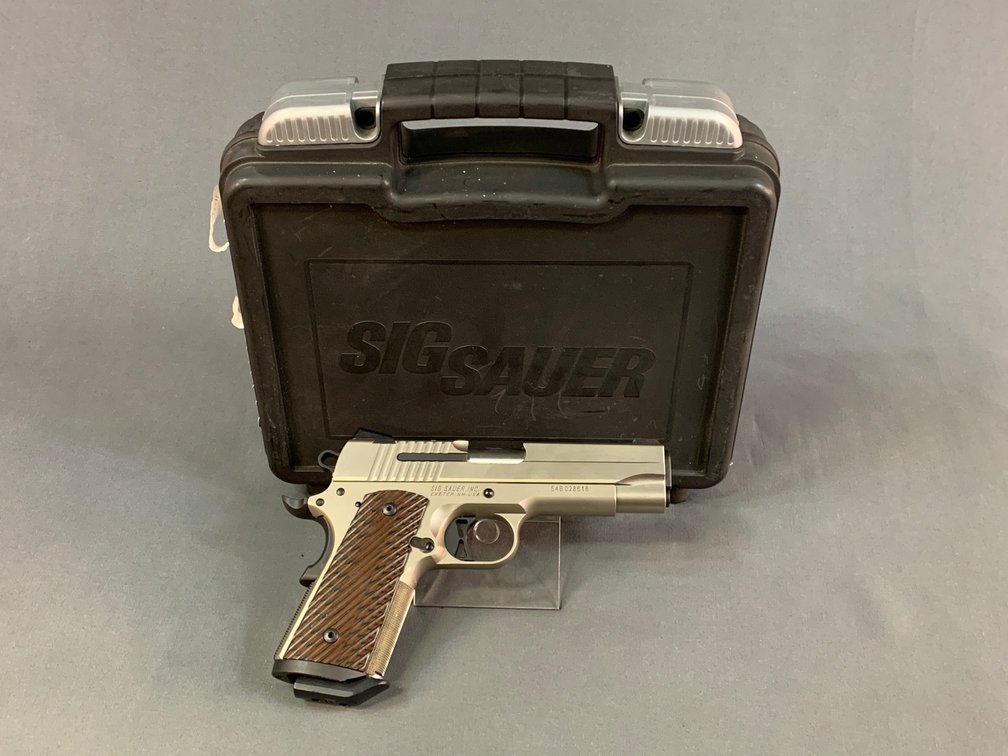 [161]  Sig Sauer 1911 Commander .45 ACP | SN:54B028616