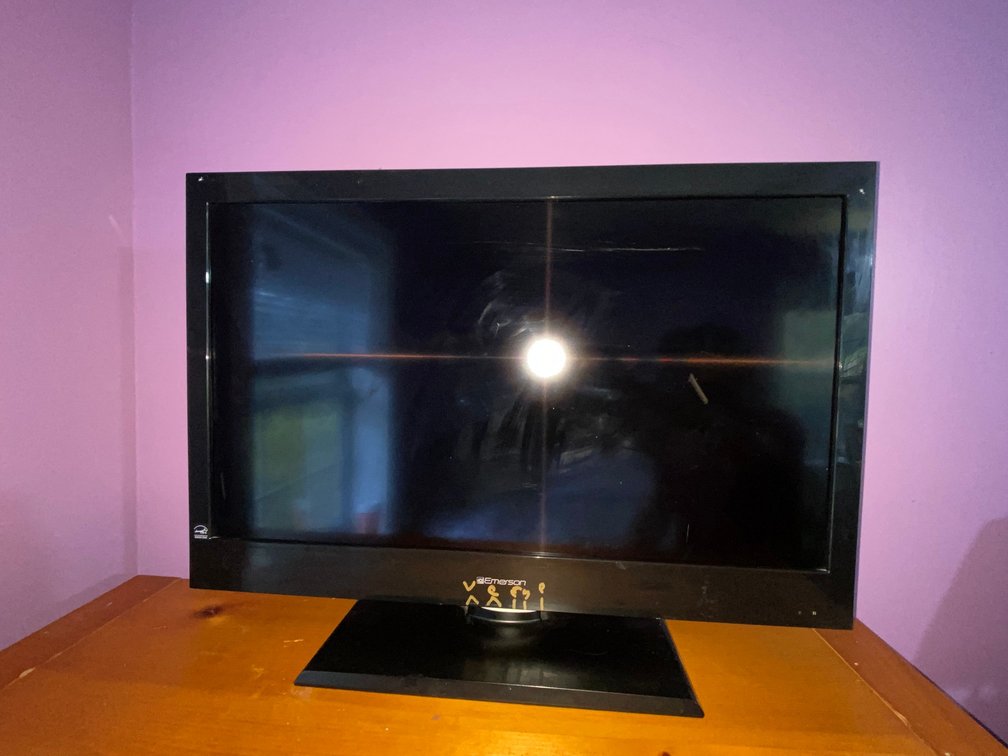 32 Inch Emerson Flat Screen TV