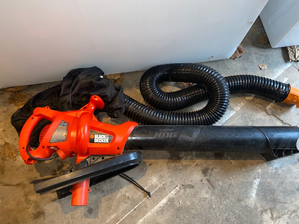 Black and Decker Electric Leaf Blower