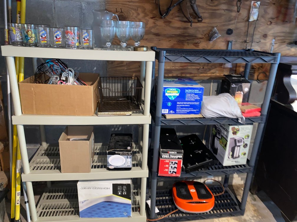 2-Shelfs and Contents