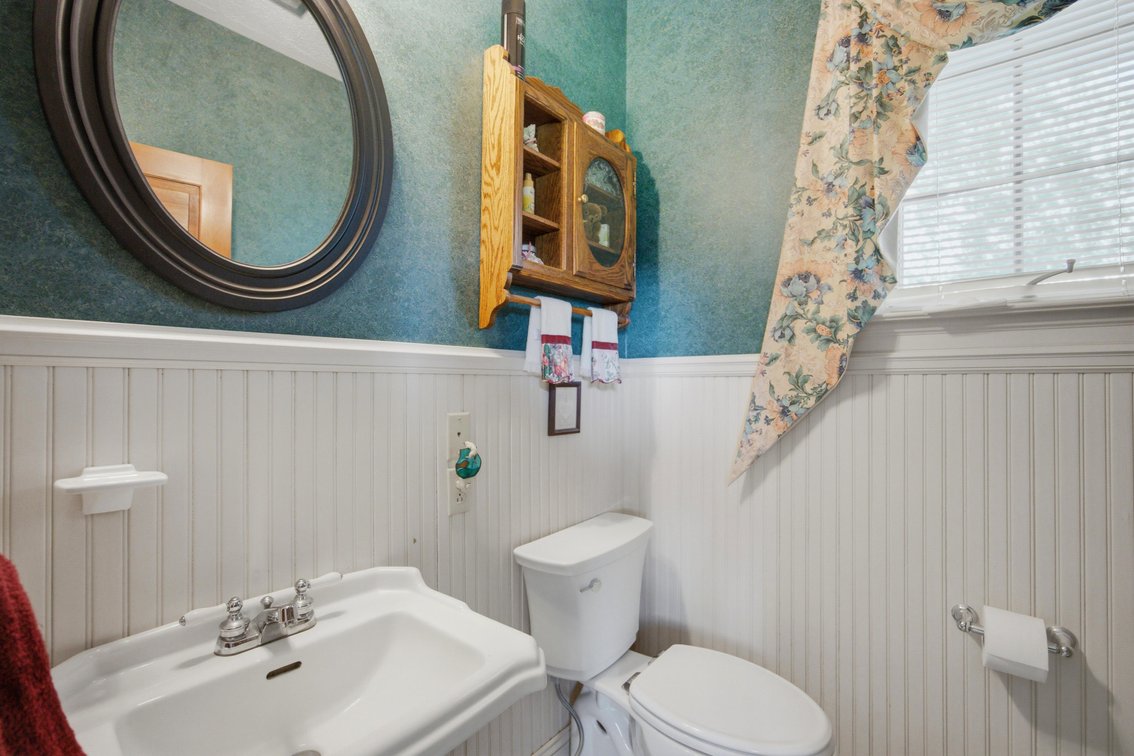 Image for 5 Bedroom Colonial Home on 24 Acres in Hardy County