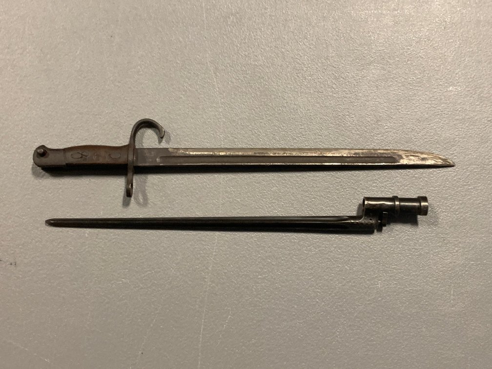 [3137]  Mosin Nagant Bayonet and Sword Type Bayonet