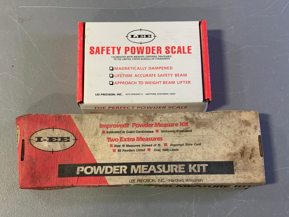 [2407]  Lee Safety Powder Scale and Lee Powder Measure Kit