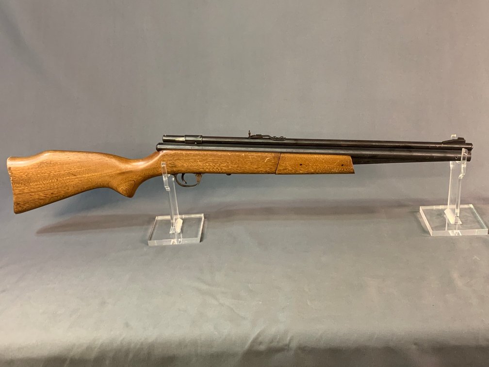 [3159]  Crosman 1400 .22 Cal Air Rifle