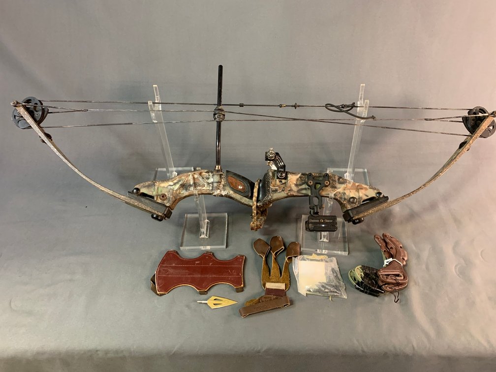 [3357]  Hoyt Compound Bow