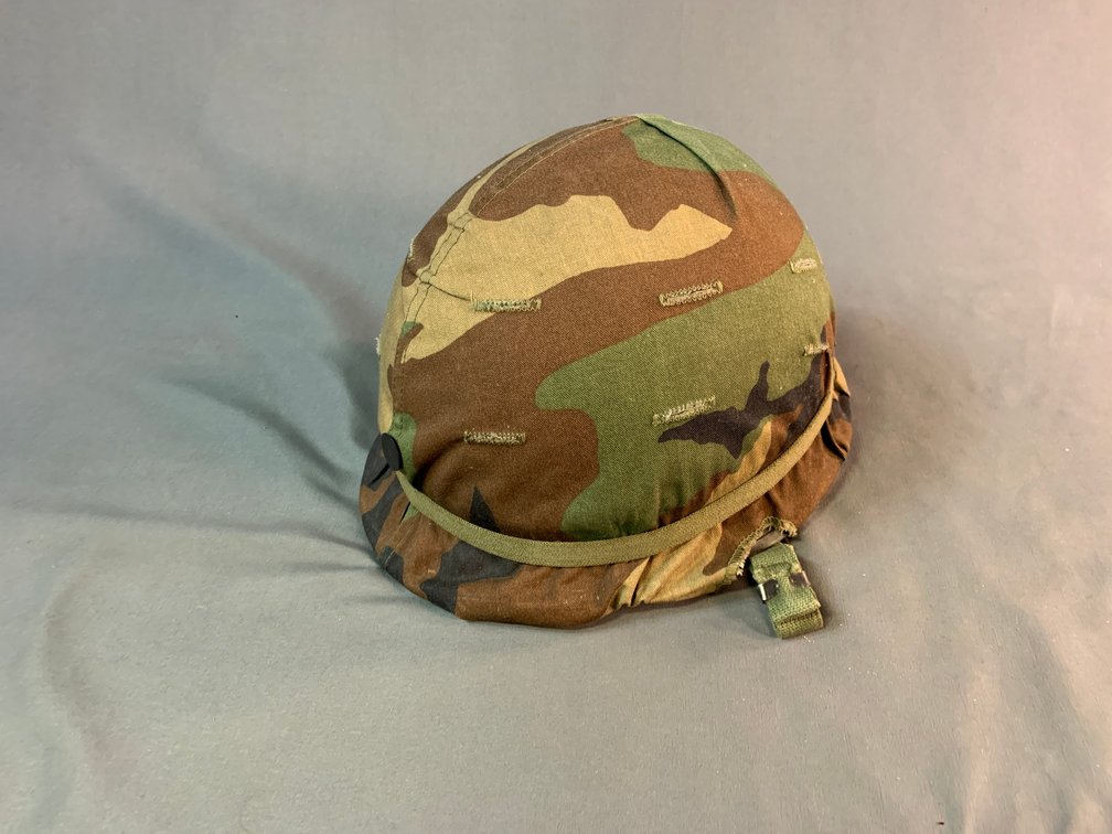 [3382]  Helmet with Insert