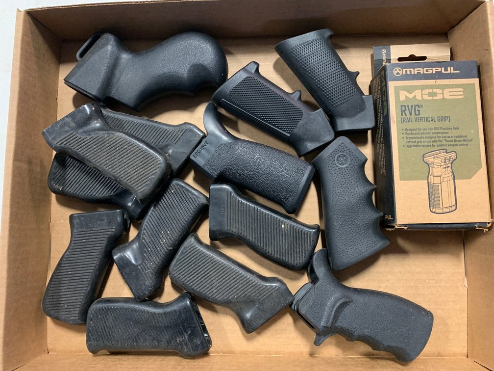 [3326]  Pistol Grips