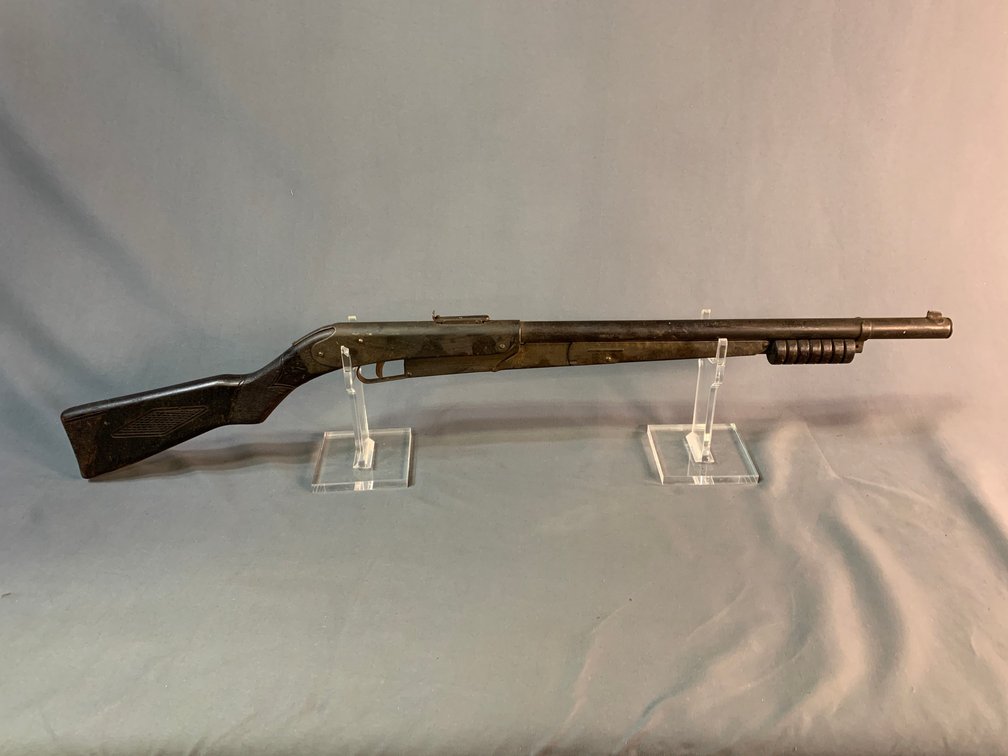 [3168]  Unmarked Antique Air Rifle