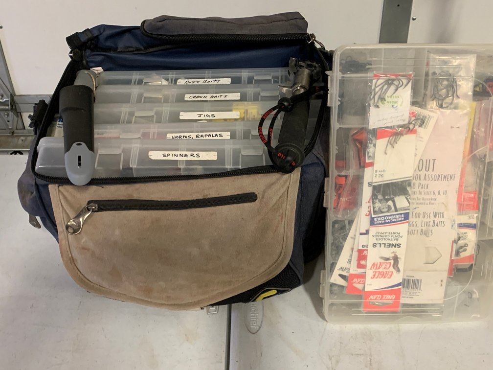 [3452]  Tackle Box with Fishing Tackle