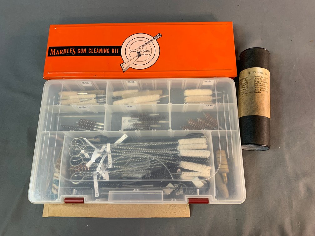 [3362]  Gun Cleaning Kit and Gun Cleaning Items