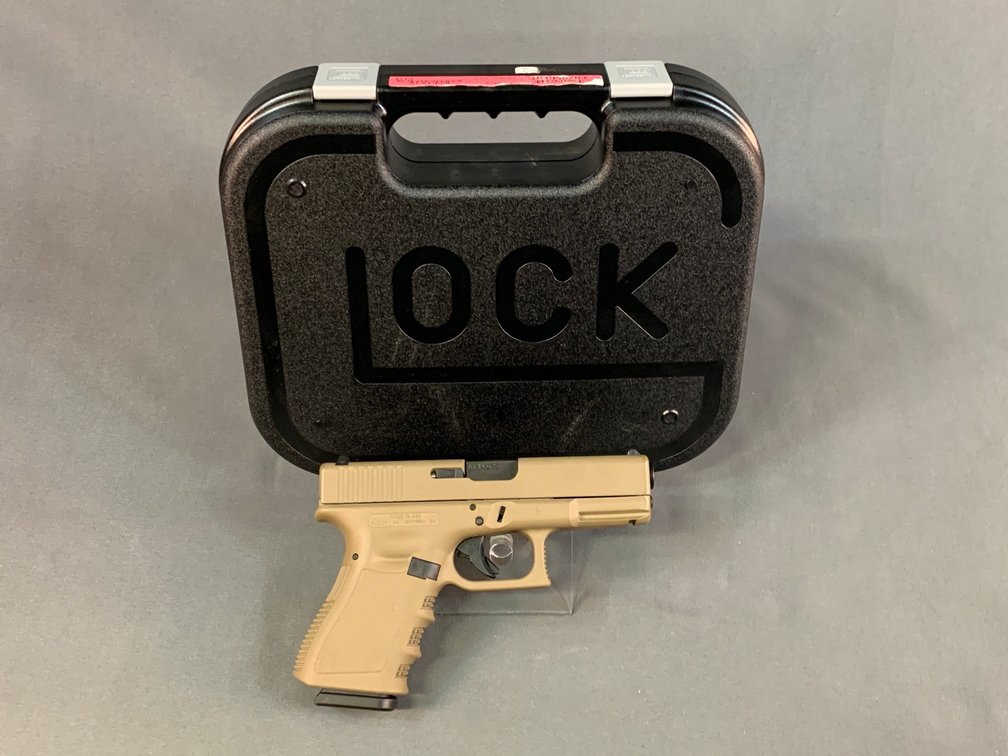 [71]  Glock 19 9x19mm | SN:AFYC628