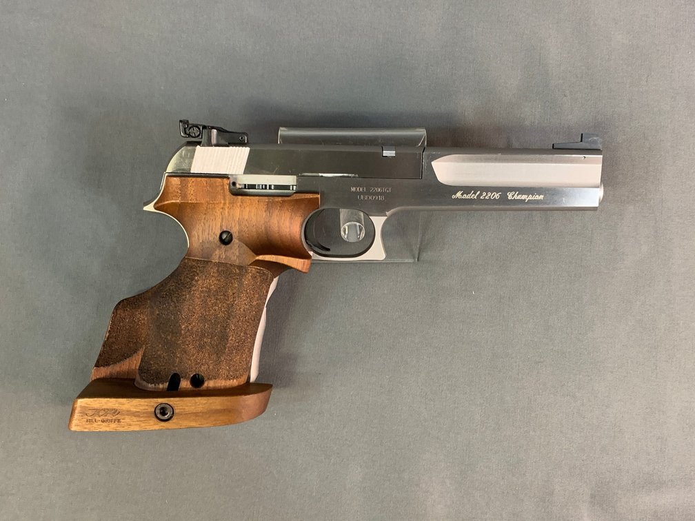 [187]  Smith & Wesson 2206 Target Champion .22 LR | SN:UBD0918