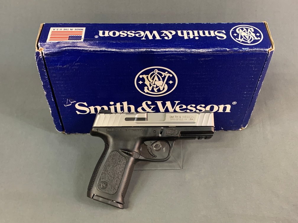 [208]  Smith & Wesson SD9 VE .40 S&W | SN:HEC2442