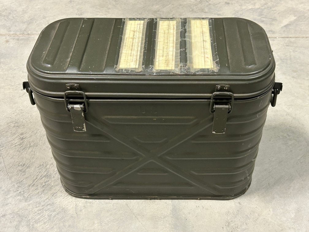 [3395]  US Mil Surplus Insulated Food Container with Inserts