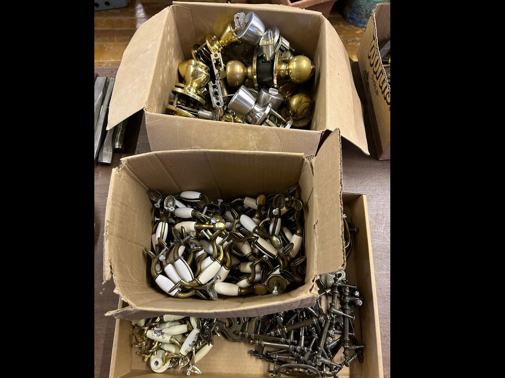 Knobs and Drawer Pulls