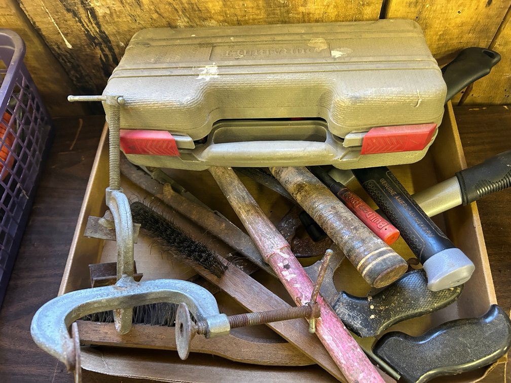 Hacksaws, Wire Brushes, Multi-Tool Kit