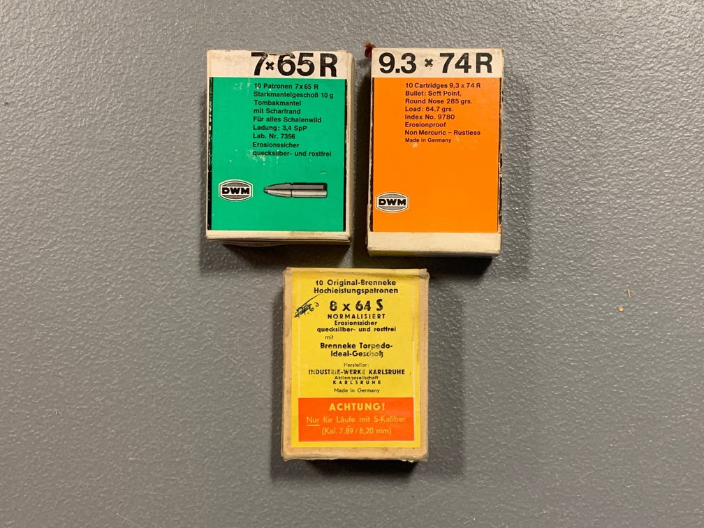 [2221]  Ammo Lot: 8x64S, 7x65R, 9.3x74R