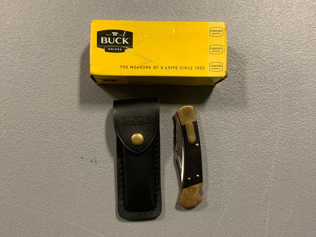 [3007]  Buck 110 Large Folding Hunter w/Sheath