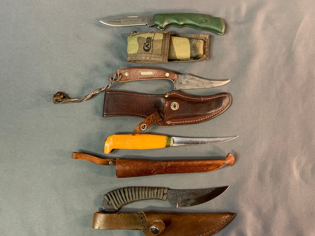 [3097]  Three Fixed Blade Knives, One Case Folder