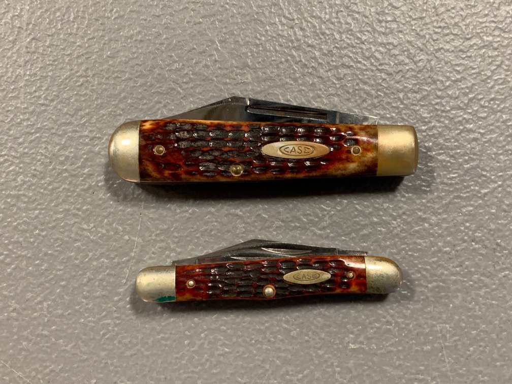 [3059]  Two Vintage Case Folding Knives