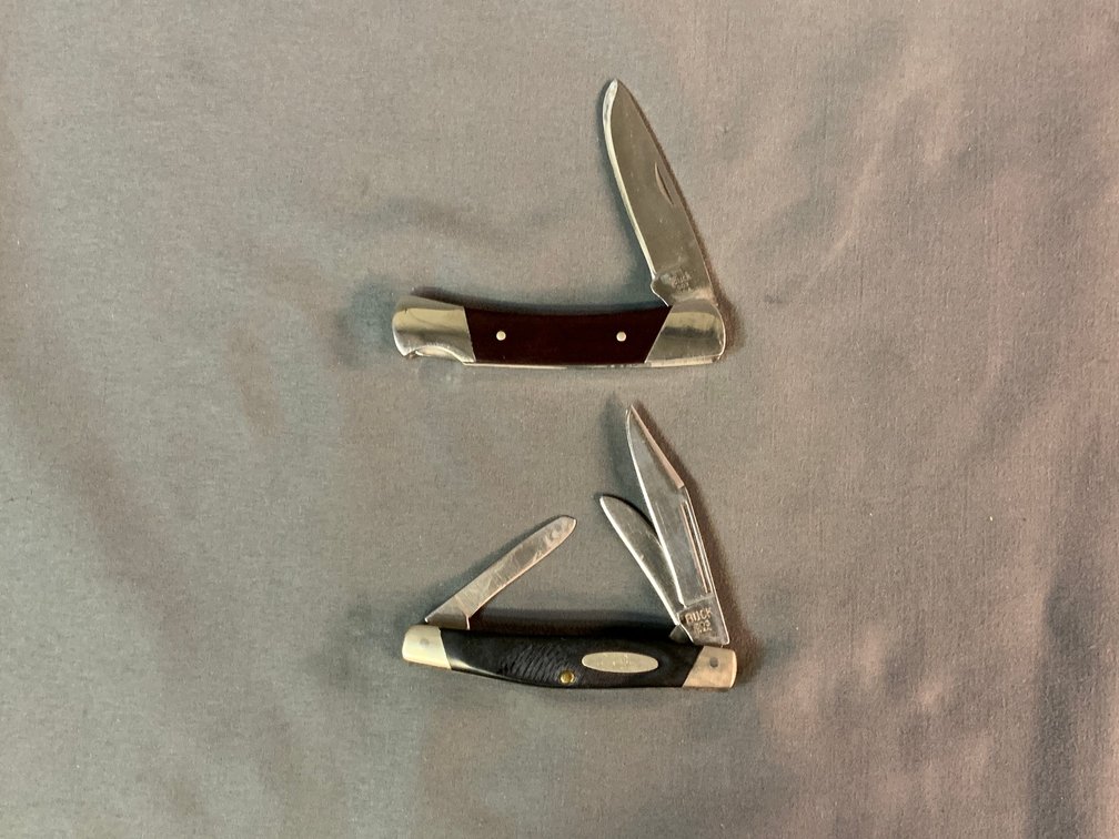 [3012]  Two Buck Pocket Knives