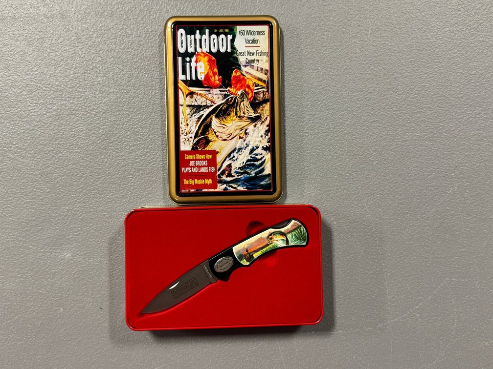 [3131]  Outdoor Life Limited Edition Knife w/Collector's Tin