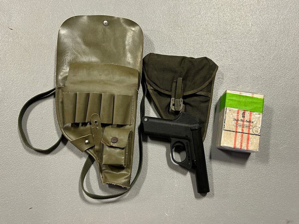 [3155]  H&K 26.55 Flare Gun With Flares