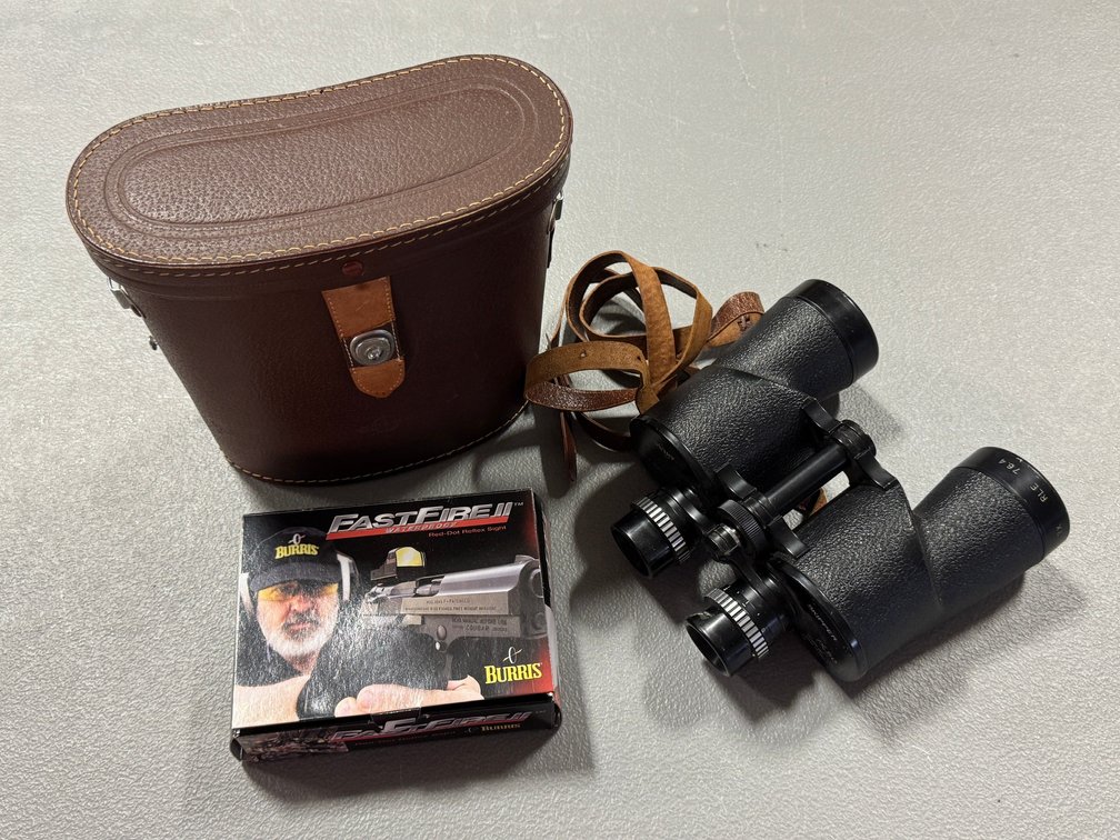 [3170]  Burris FastFire II Red Dot and Swift Binoculars in Case