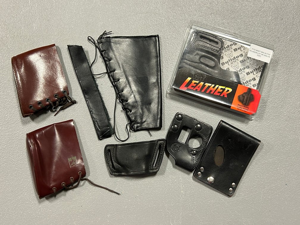 [3275]  Black and Brown Gun Leather
