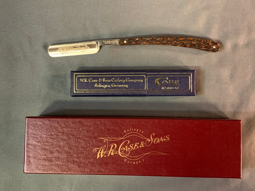[3068]  Case 415715SS Razor w/Chestnut Handles w/Box