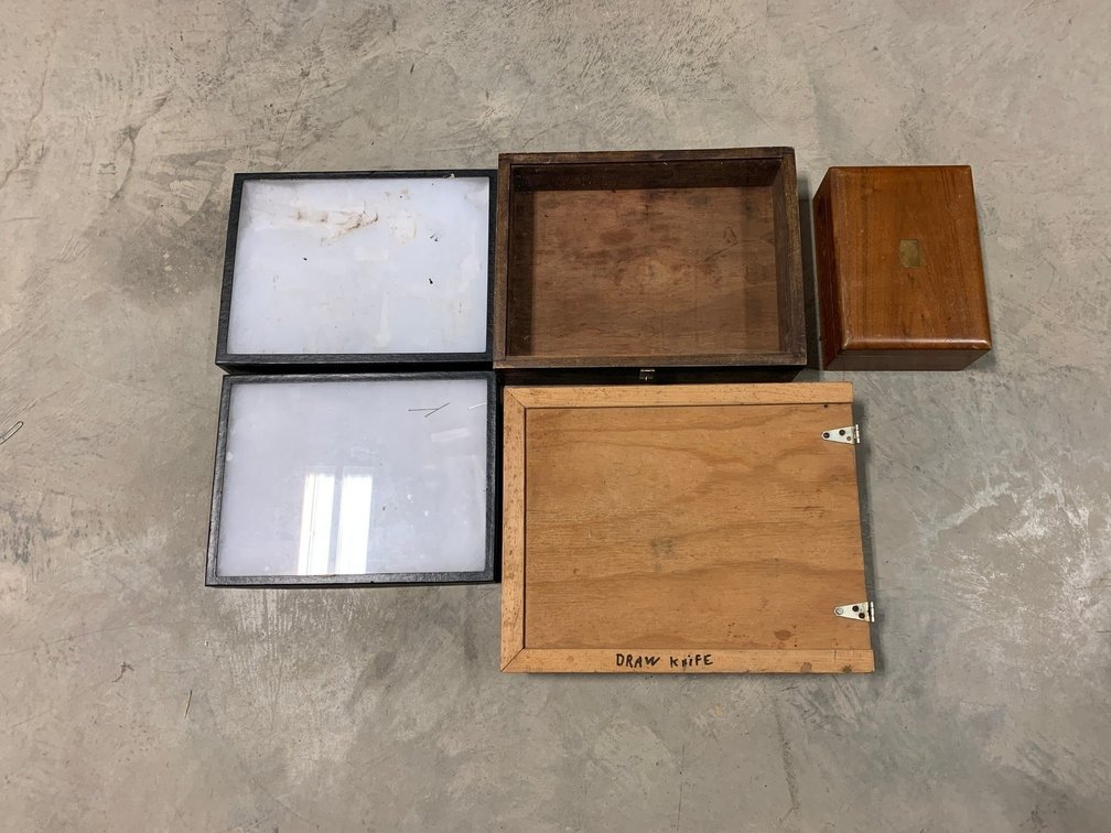 [3333]  Five Display Boxes