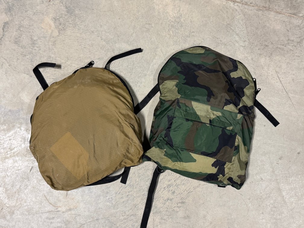 [3369]  Two Collapsible Ground Blinds