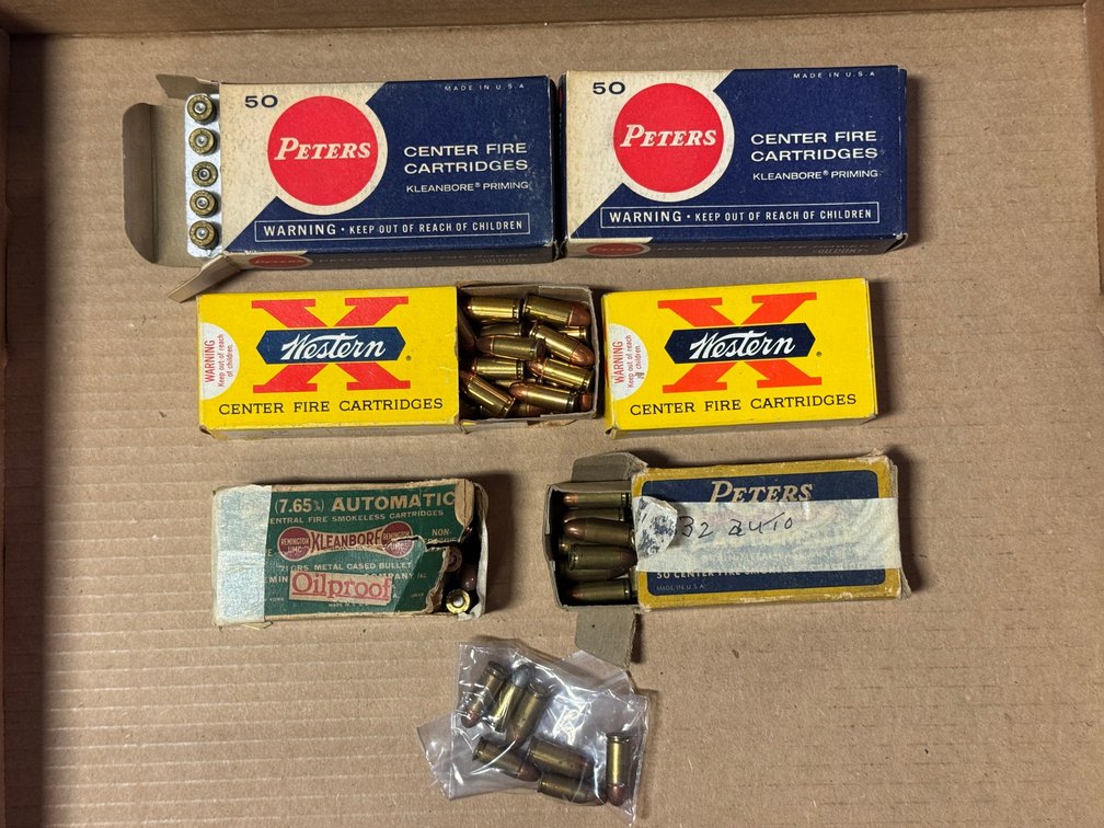 [2059]  Ammo Lot: .32 Auto