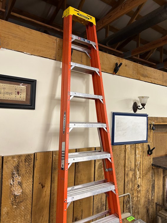 Warner 10 Foot Fiberglass 300 Pound Rated Ladder