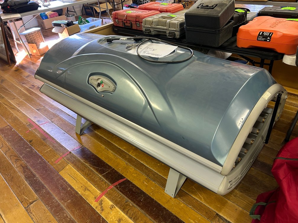 Sun Quest 16 RS Wolf Systems Tanning bed