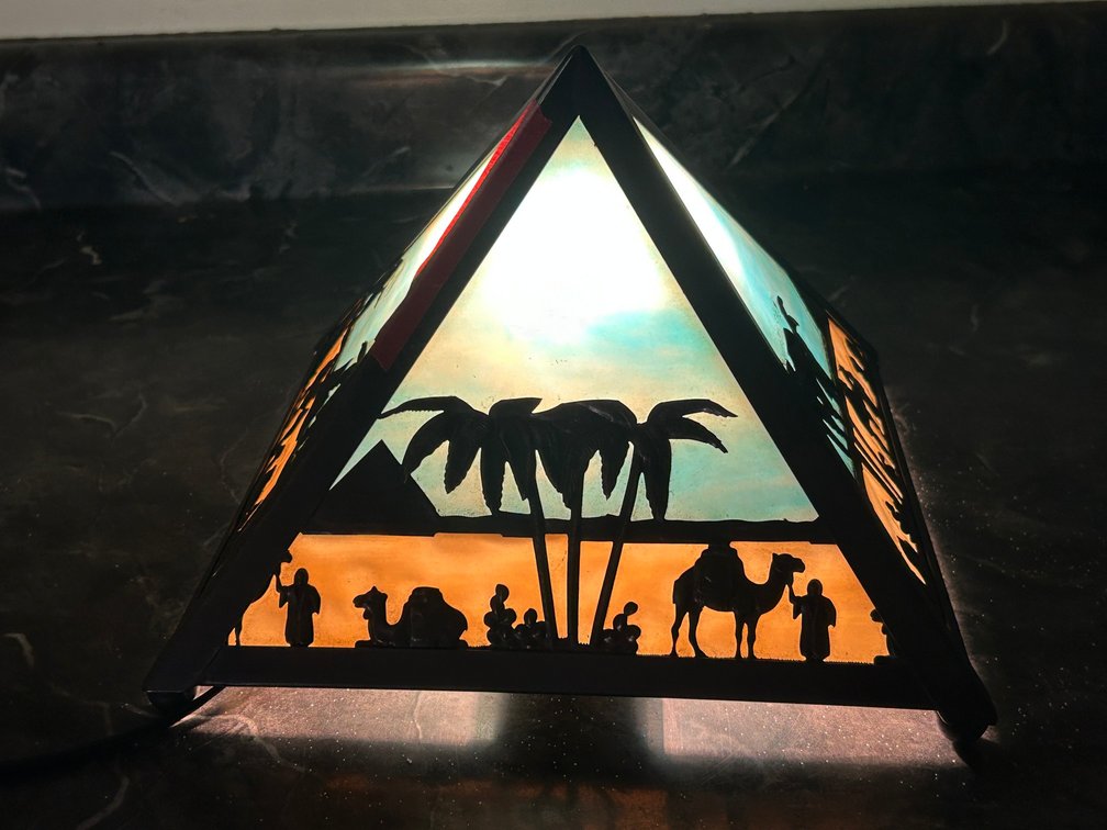 Image of a Camel Caravan Pymerids Table Top Slag glass Plant