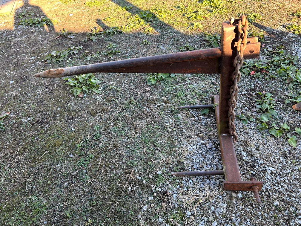 3-Point Tractor Round Bale Spear Attachment